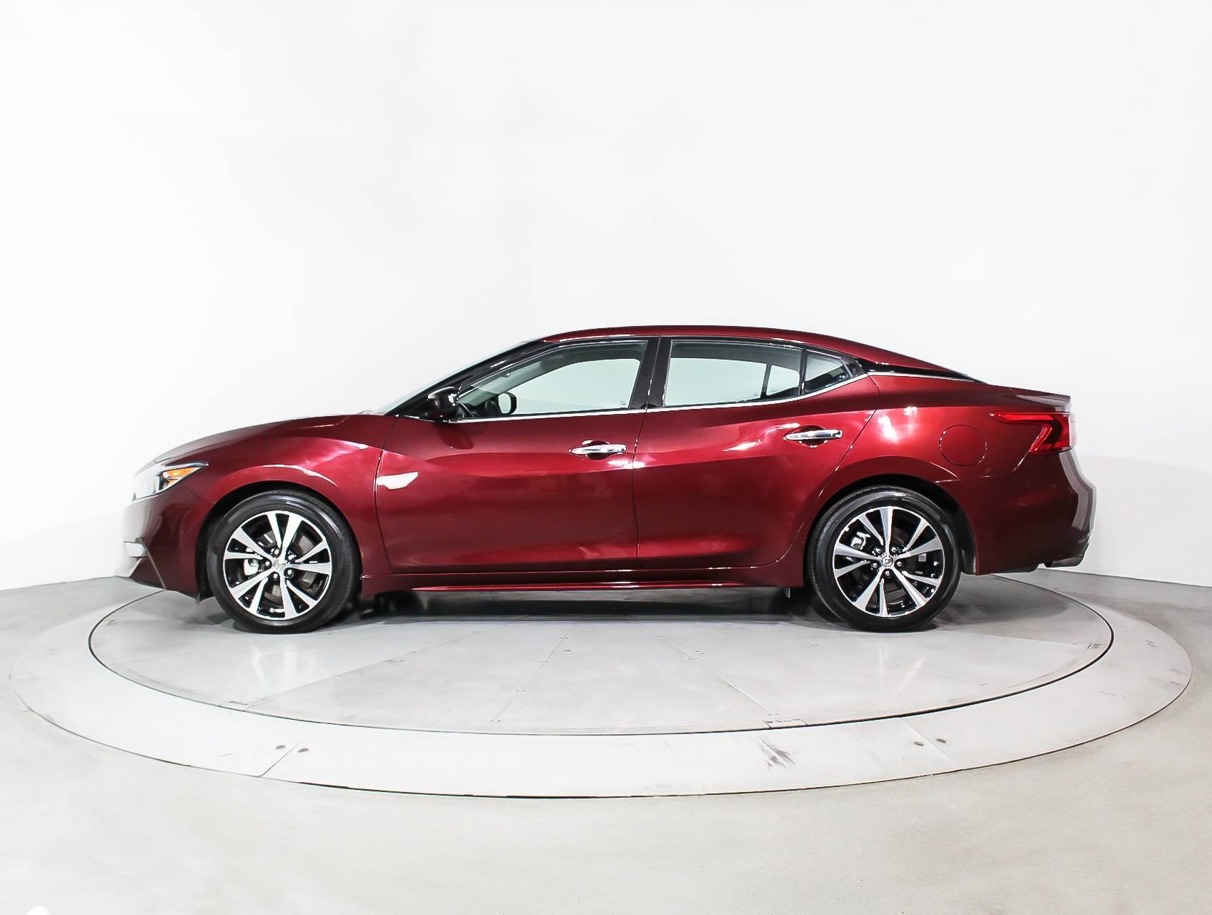 2017 burgundy nissan maxima