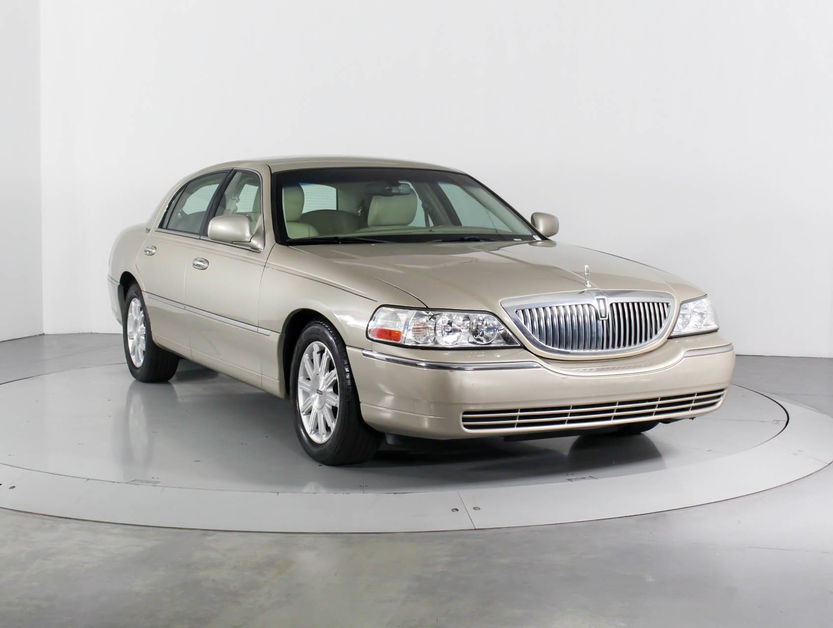 Florida Fine Cars - Used LINCOLN TOWN CAR 2011 WEST PALM SIGNATURE LIMITED