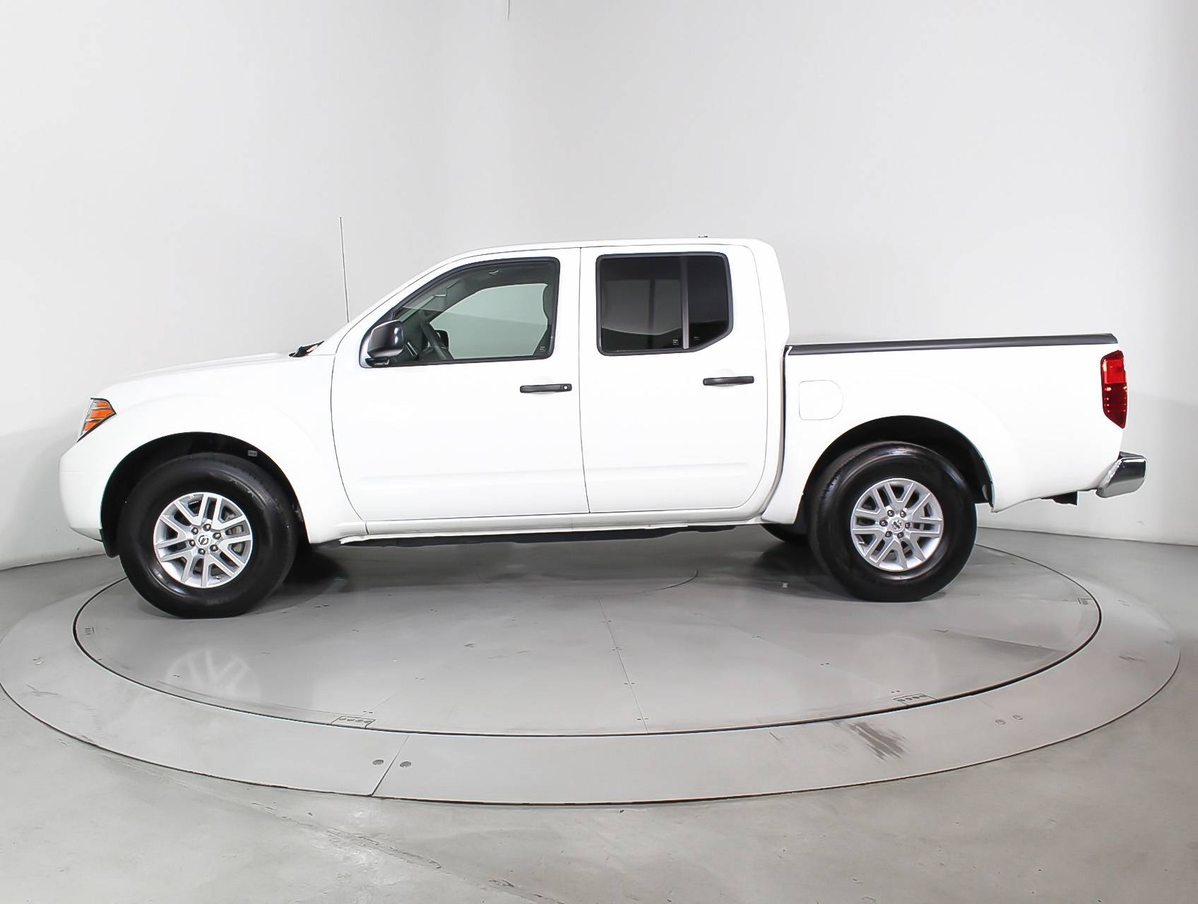 Florida Fine Cars - Used NISSAN FRONTIER 2019 HOLLYWOOD Sv Crew Cab