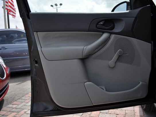 Florida Fine Cars - Used FORD FOCUS 2007 HOLLYWOOD ZX4 S