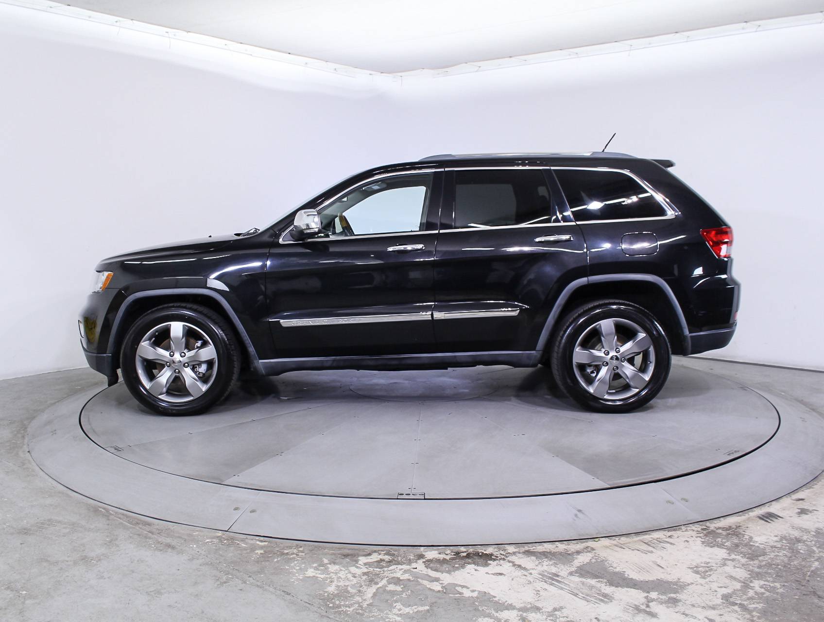 Florida Fine Cars - Used JEEP GRAND CHEROKEE 2011 MIAMI OVERLAND