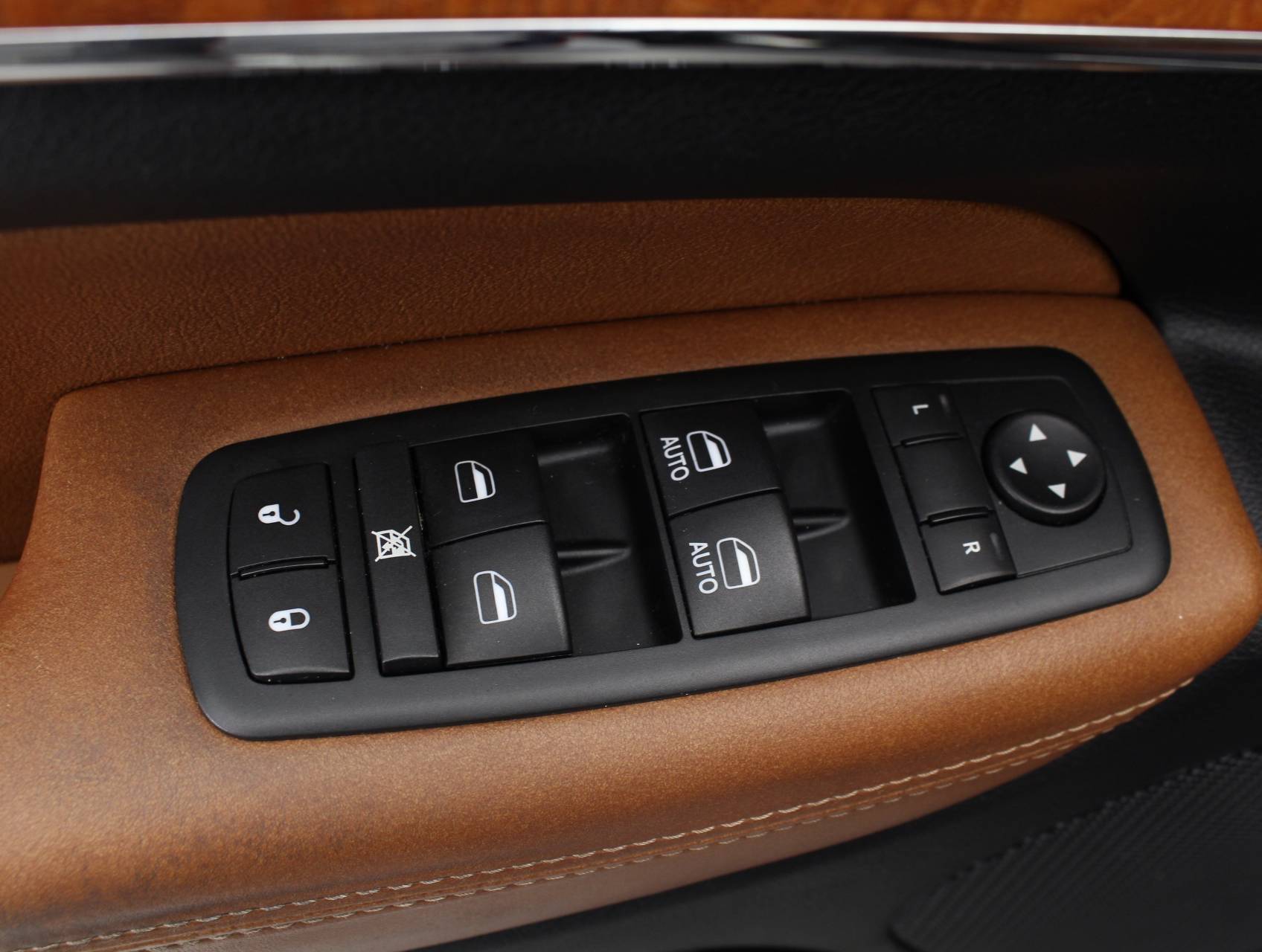 Florida Fine Cars - Used JEEP GRAND CHEROKEE 2011 MIAMI OVERLAND