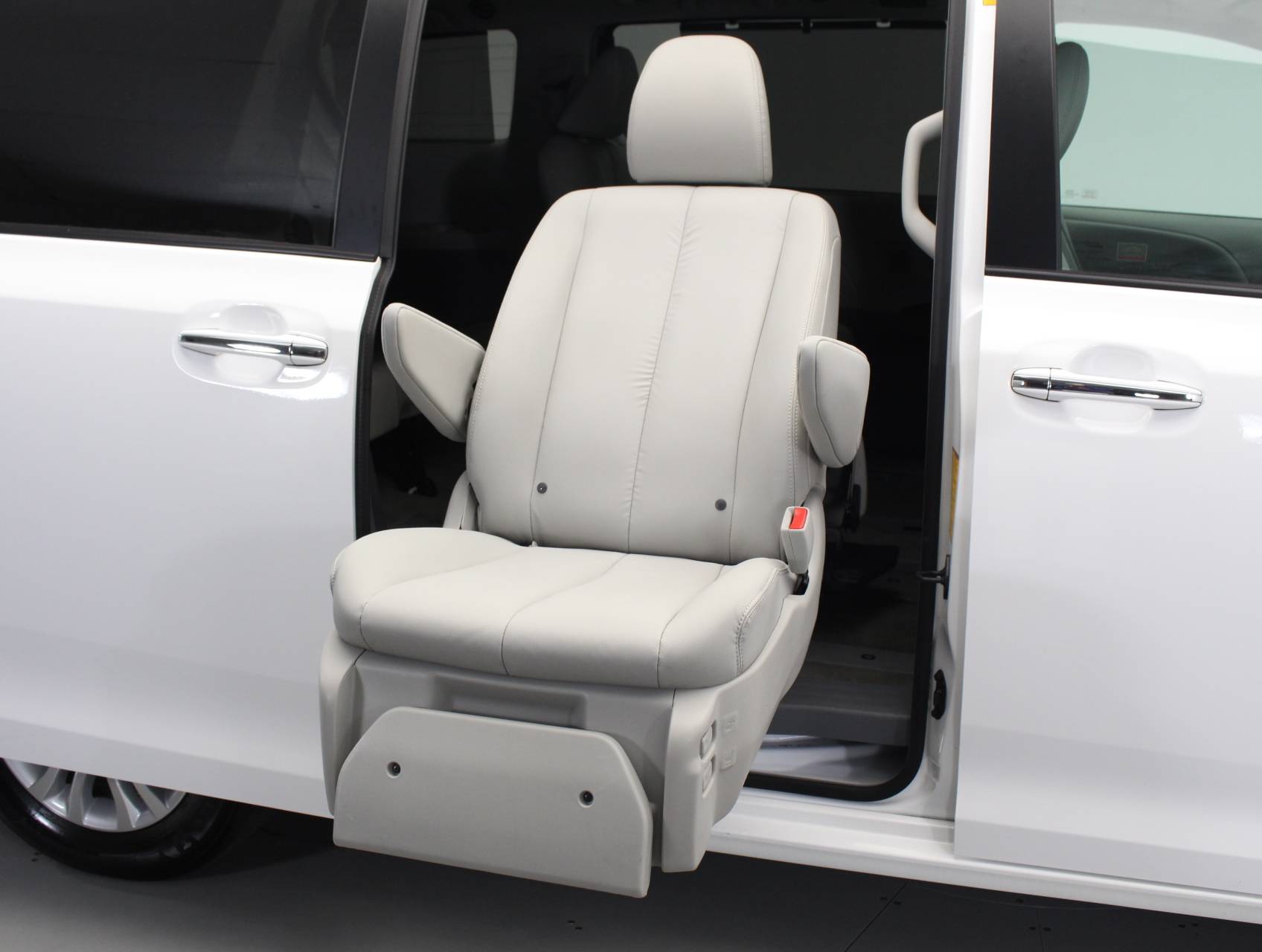 Florida Fine Cars - Used TOYOTA SIENNA 2014 WEST PALM XLE