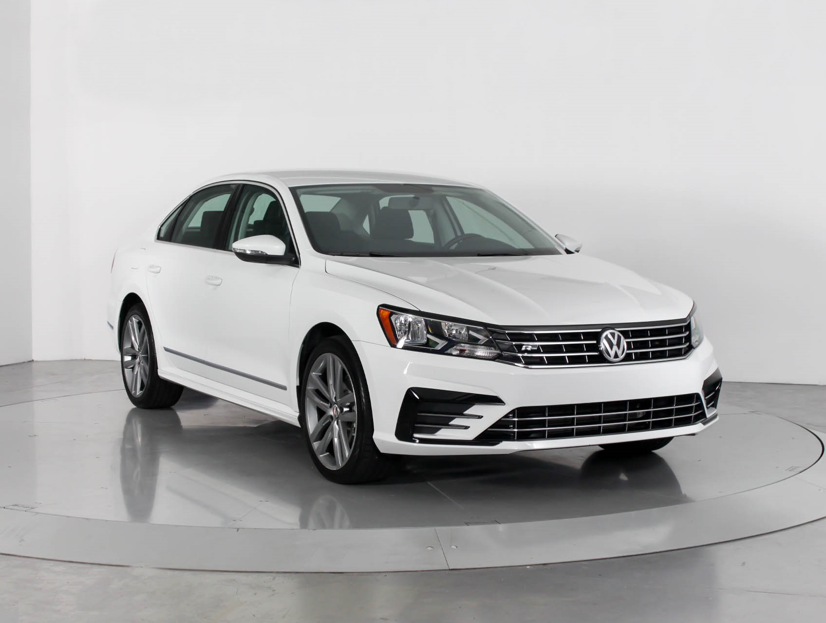 Florida Fine Cars - Used VOLKSWAGEN PASSAT 2016 WEST PALM R Line