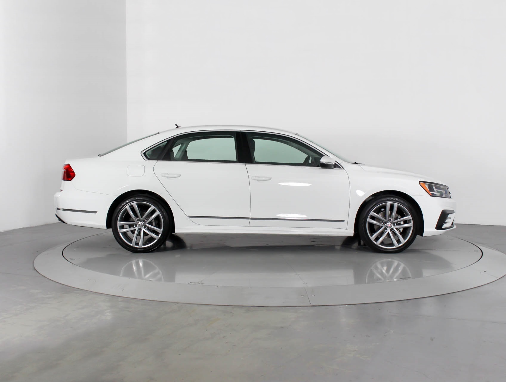 Florida Fine Cars - Used VOLKSWAGEN PASSAT 2016 WEST PALM R Line
