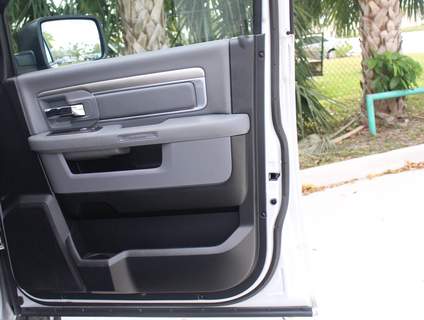 Florida Fine Cars - Used RAM 1500 2016 MARGATE Crew Cab Bighorn 4x4