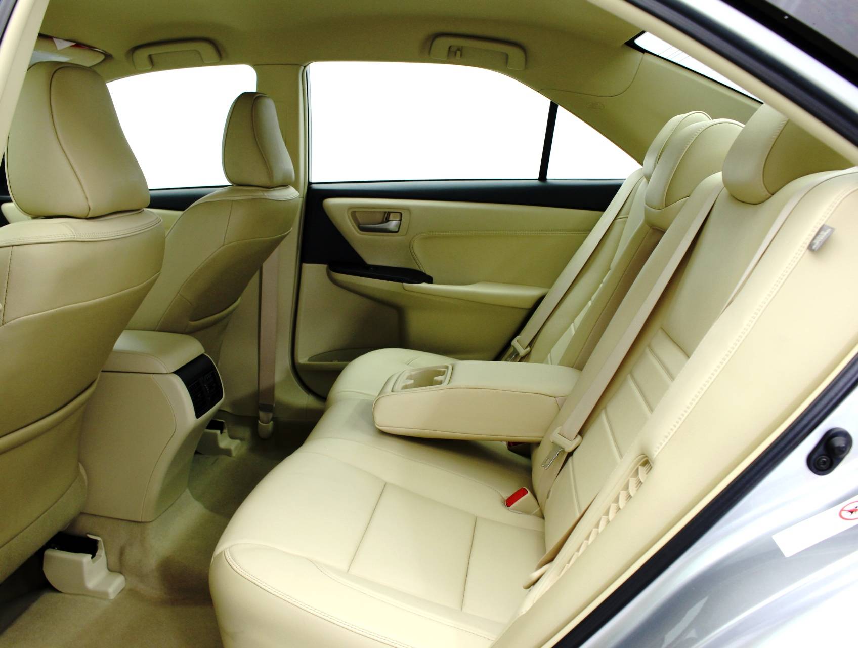 Florida Fine Cars - Used TOYOTA CAMRY 2015 WEST PALM Hybrid Xle