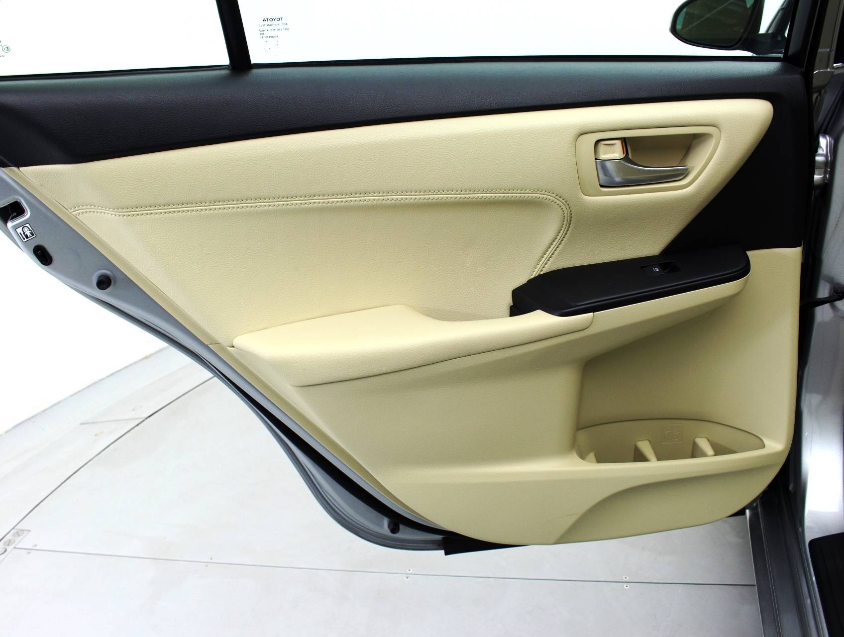 Florida Fine Cars - Used TOYOTA CAMRY 2015 WEST PALM Hybrid Xle
