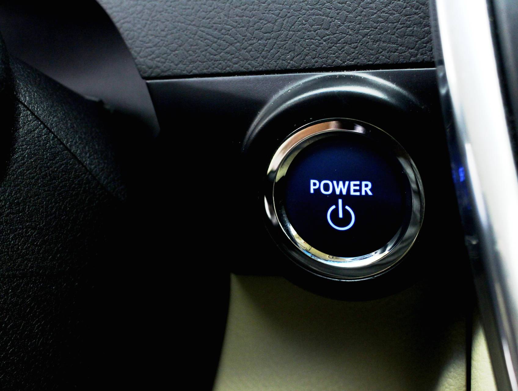 Florida Fine Cars - Used TOYOTA CAMRY 2015 WEST PALM Hybrid Xle