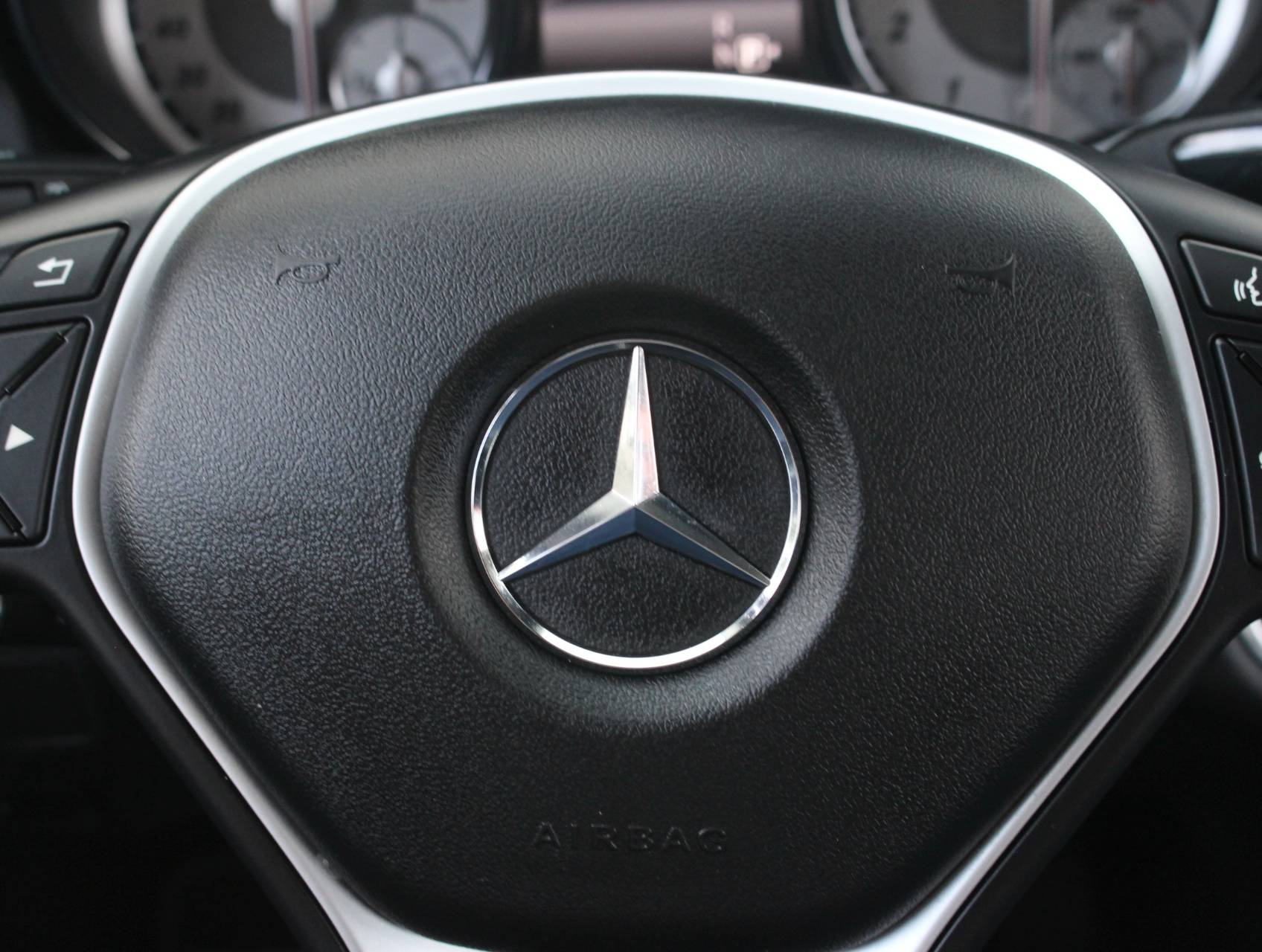 Florida Fine Cars - Used MERCEDES-BENZ GLA CLASS 2015 MIAMI GLA250