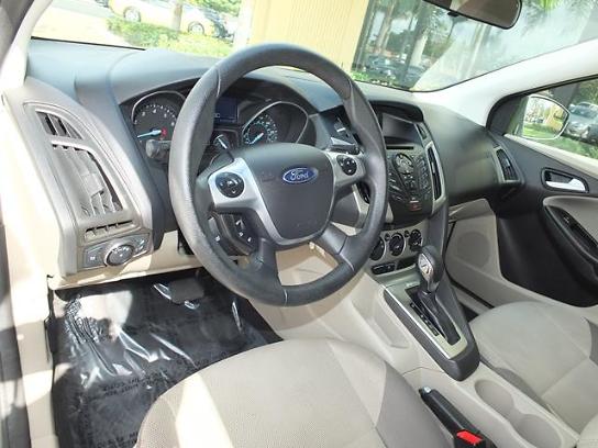 used vehicle - Hatchback FORD FOCUS 2014