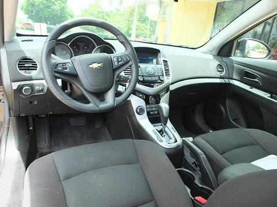 used vehicle - Sedan CHEVROLET CRUZE 2015