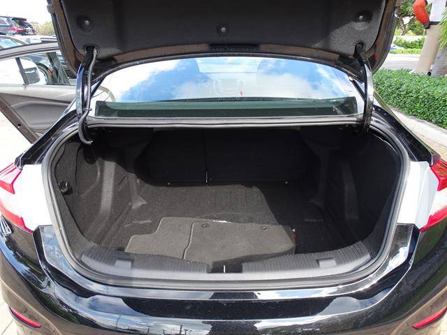 used vehicle - Sedan CHEVROLET CRUZE 2016