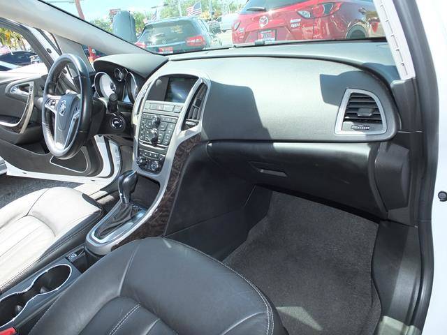 used vehicle - Sedan BUICK VERANO 2017