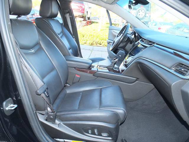 used vehicle - Sedan CADILLAC XTS 2016