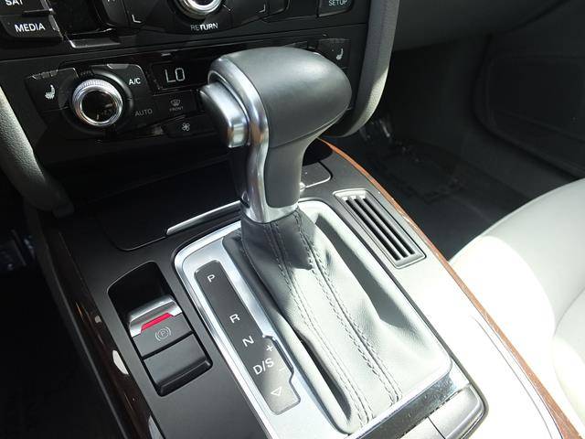 used vehicle - Sedan AUDI A4 2015