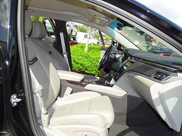 used vehicle - Sedan CADILLAC XTS 2017