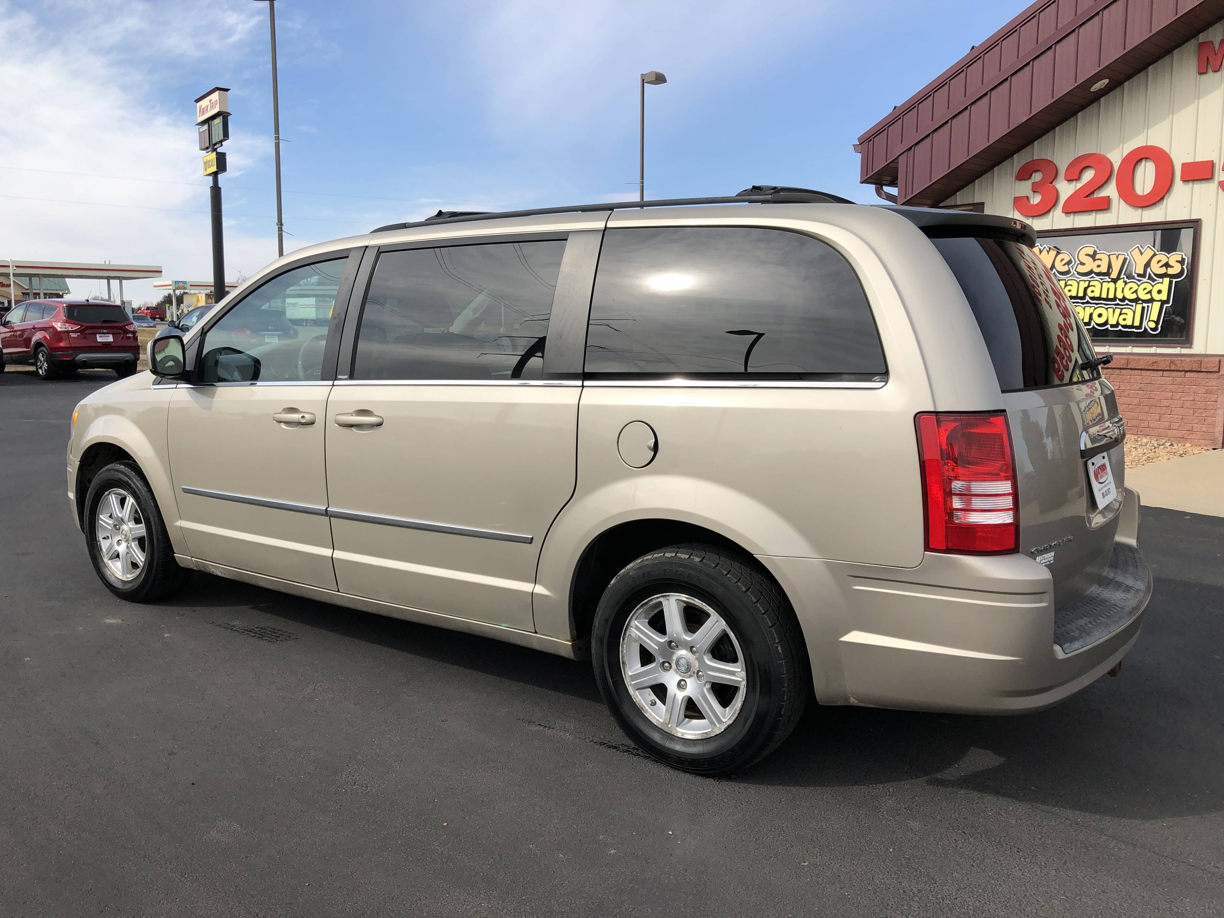 Used 2009 CHRYSLER TOWN AND COUNTRY TOURING for sale in