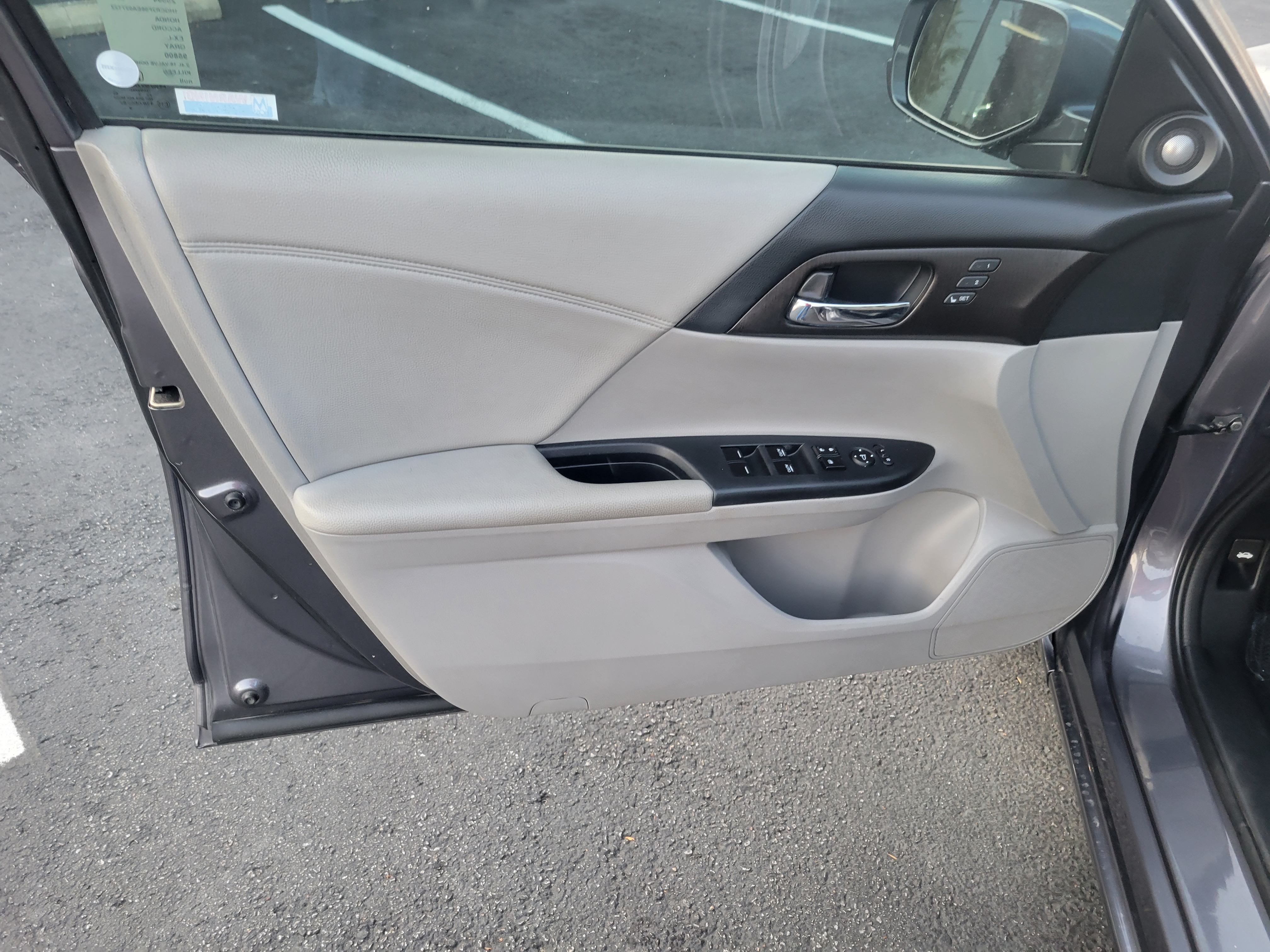 used vehicle - Sedan HONDA ACCORD 2014
